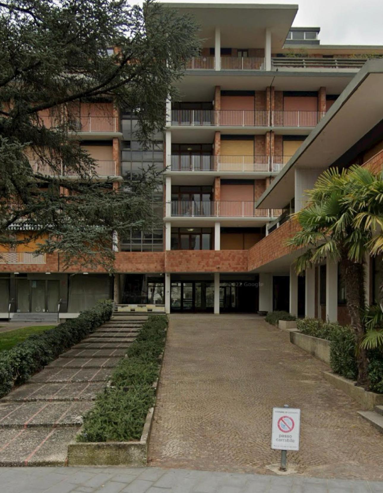 Appartamento Ampio In Centro Con Vista - Parcheggio Gratuito E Wi-fi *